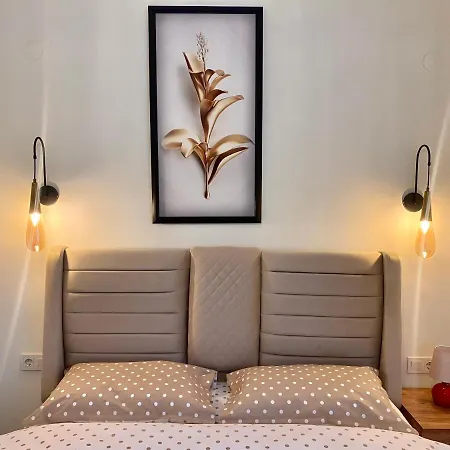 Апартаменты Old Town Class Homes *